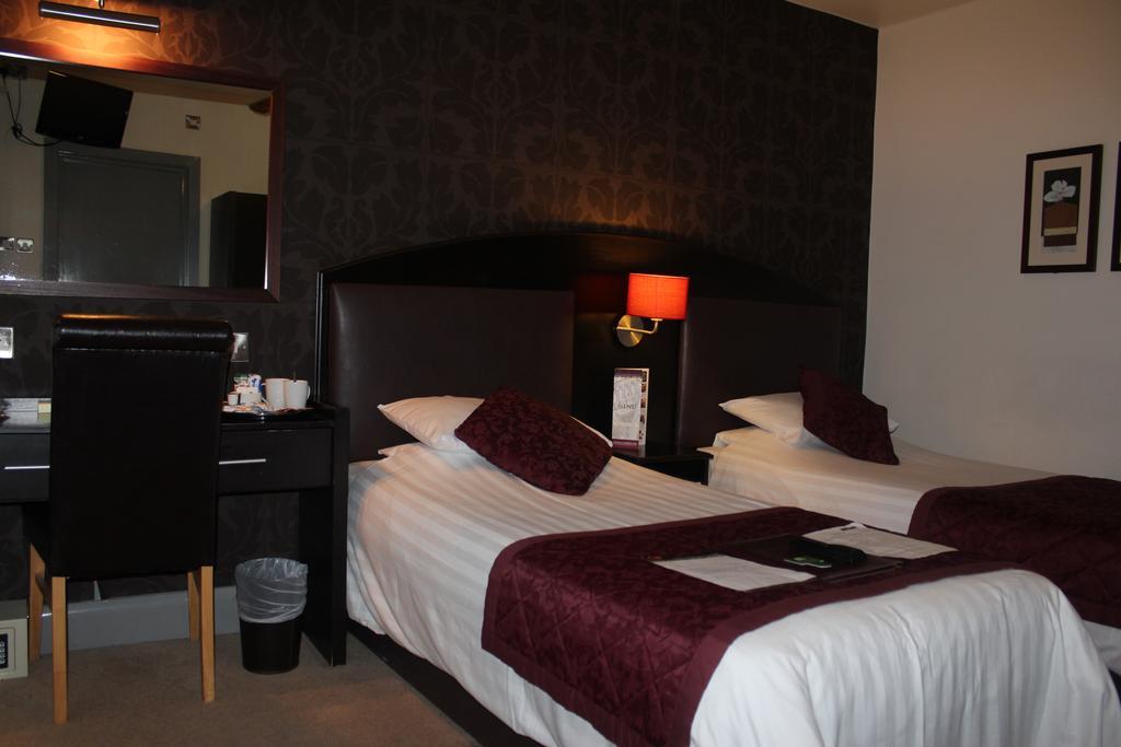 The Cathedral Hotel Salisbury Kültér fotó